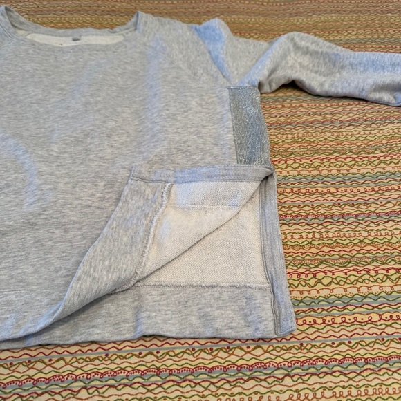 Lou & Grey Light Gray Silver Side Slit Crewneck Long Sleeve Sweatshirt size M - Picture 6 of 9